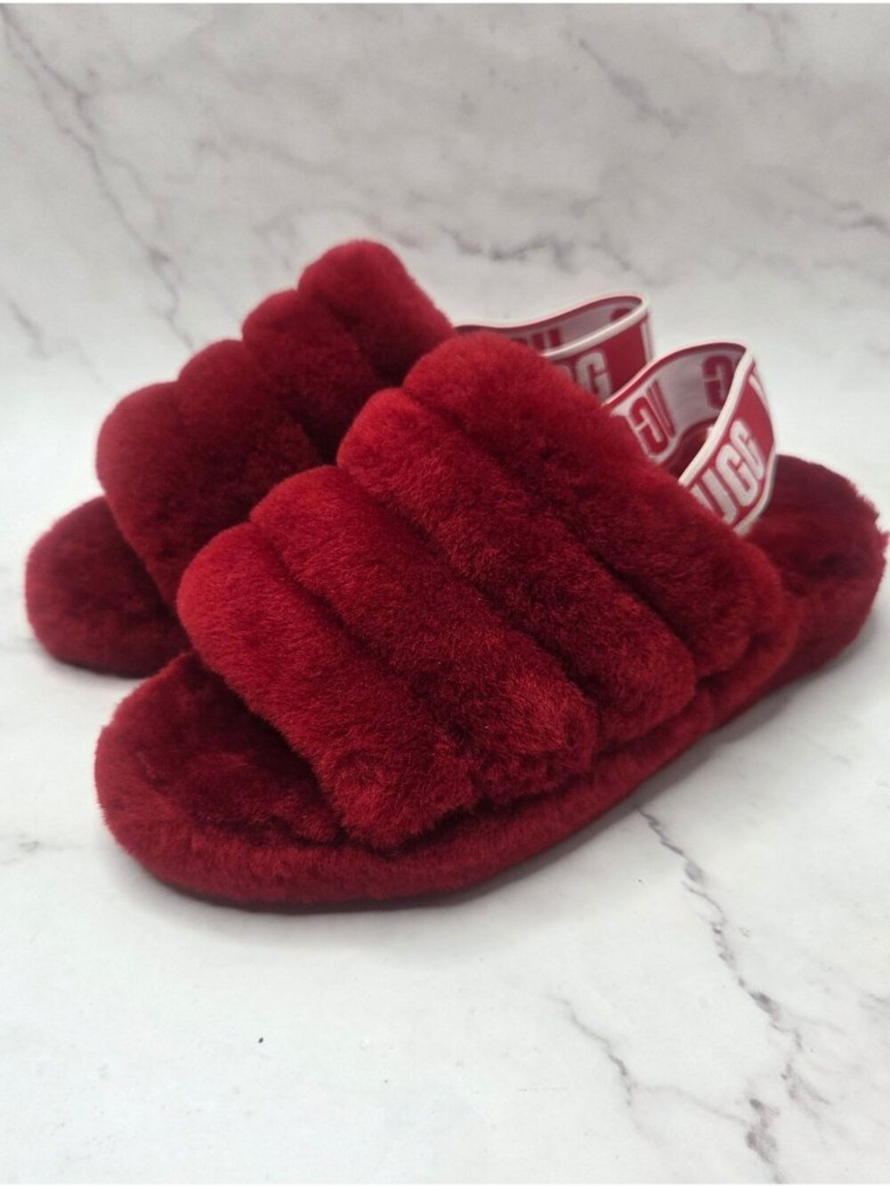 NWOT UGG Fluff Yeah Fuzzy Red Slides Sandals Slippers Cozy Women's 7